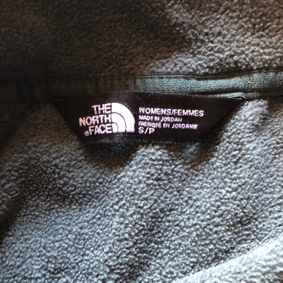 The North Face Woman’s Glacier ¼ Zip - Picture 5 of 5